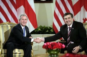 Saakhasvili con George W. Bush 