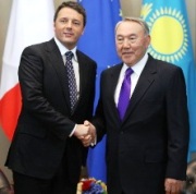 Renzi e Nazarbaev (Foto Kaziform)